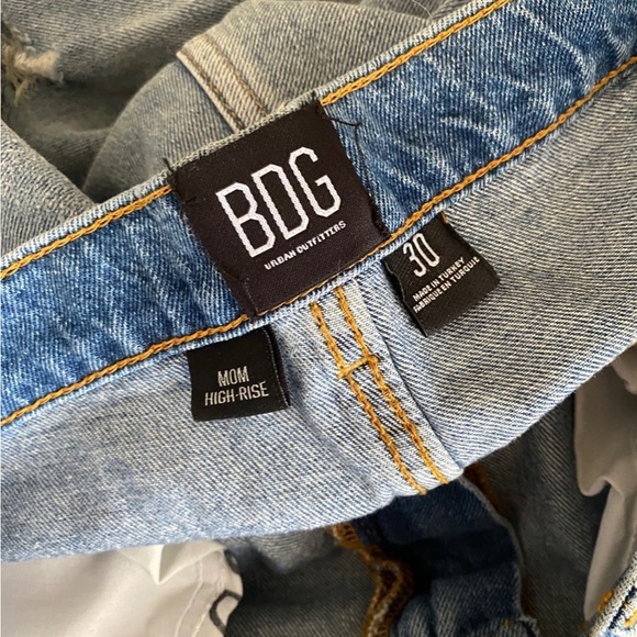 High Rise Mom Jean - Picture 5 of 5